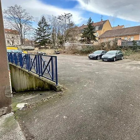 Studio Avec Parking Prive Au Coeur De 4 *